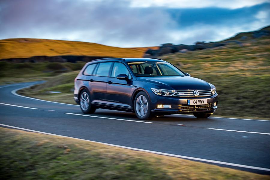  Volkswagen Passat Estate BlueMotion 2015 года  (UK) (фото 18 из 30)